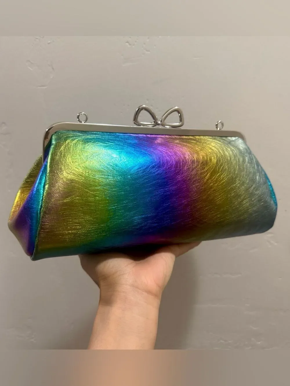 Metallic Iridescent Leather Handmade Bow Shaped Kisslock Frame Baguette Bag